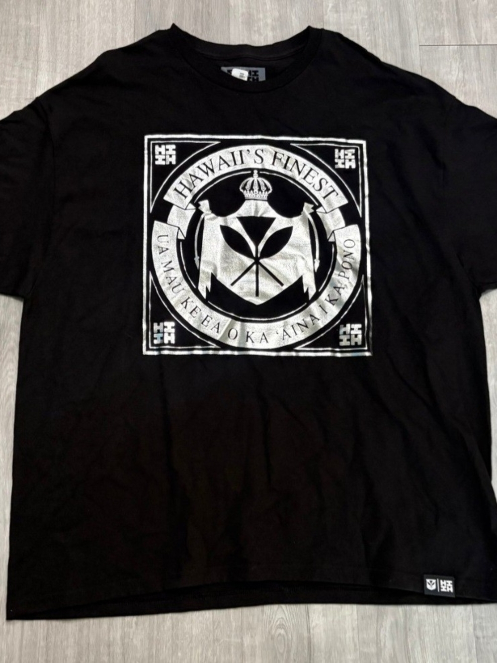Hawaii's Finest Black Tee with White Crest Graphic 3XL NWT